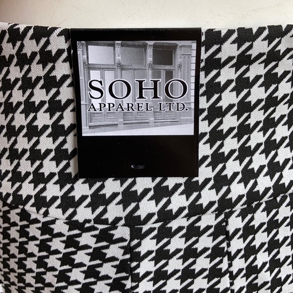 Soho Black/White Houndstooth Print Stretch Pants - Picture 7 of 9